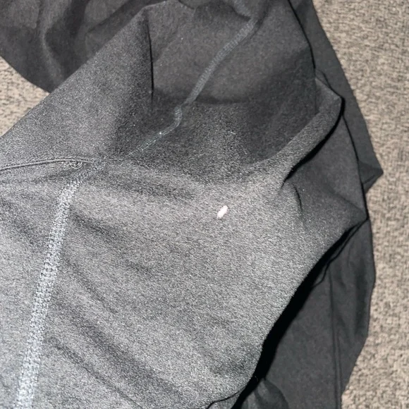 Vuori Black Halo Performance Joggers - Picture 2 of 2